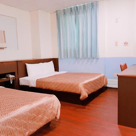 Blue Ocean Hotel Kaohsiung Bagian luar foto