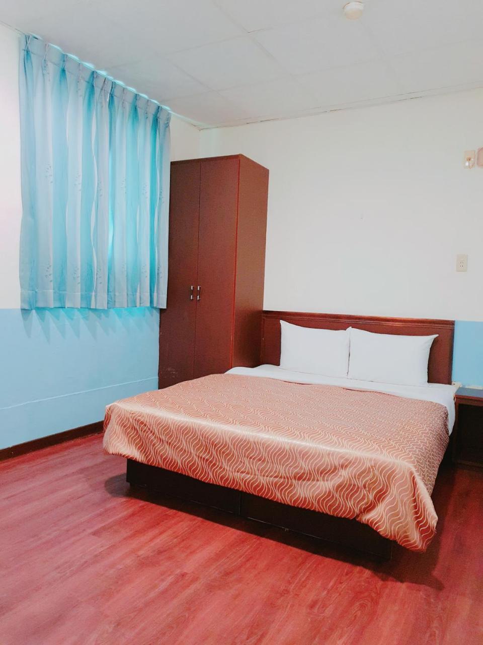 Blue Ocean Hotel Kaohsiung Bagian luar foto