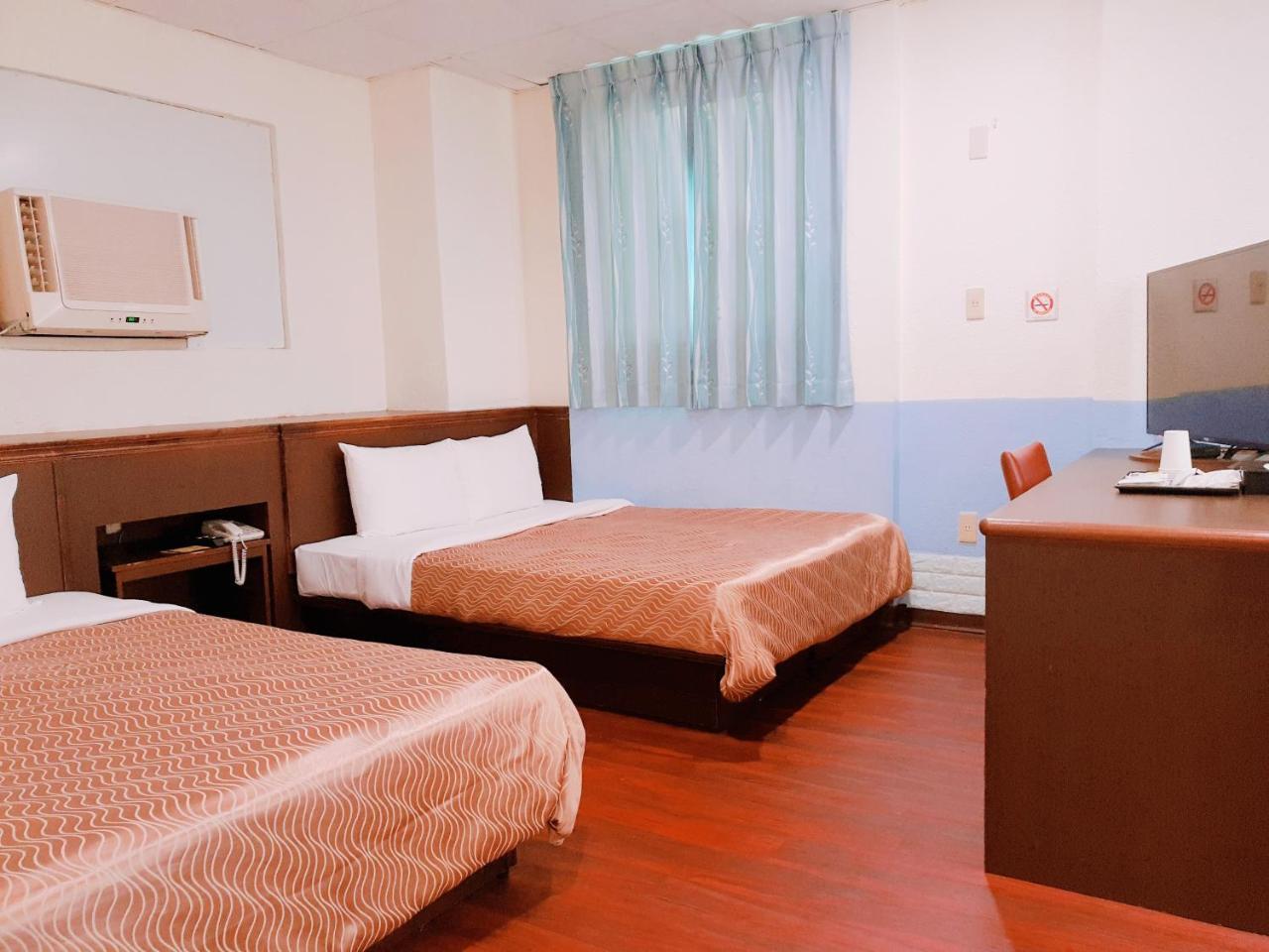 Blue Ocean Hotel Kaohsiung Bagian luar foto